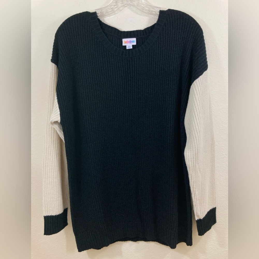 LuLaRoe Mariah Sweater Size XL Black Cream Colorblock Pullover